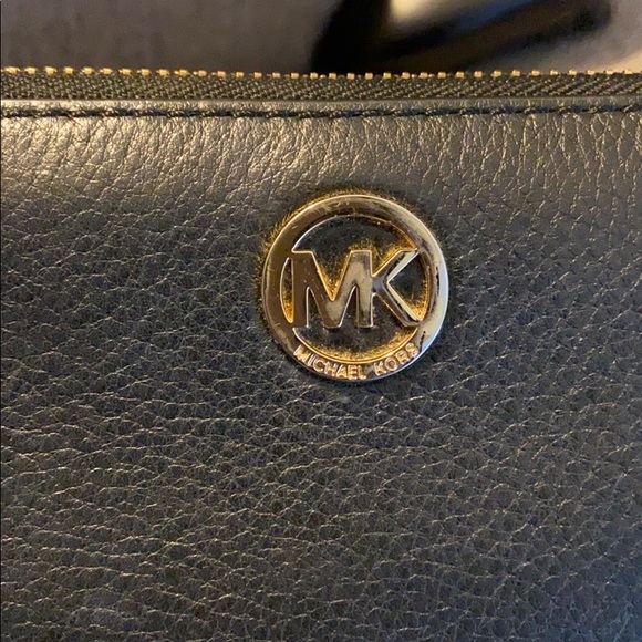 Michael Kors Wallet - Picture 3 of 6